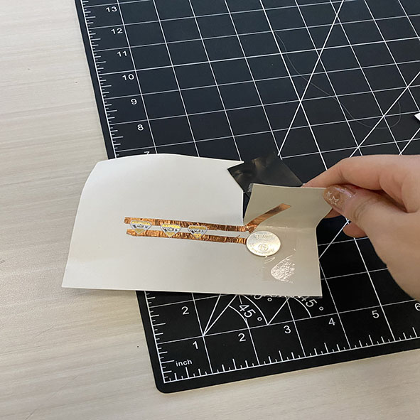 Interoperable linear interoperable circuits. (THREE LIGHTS)