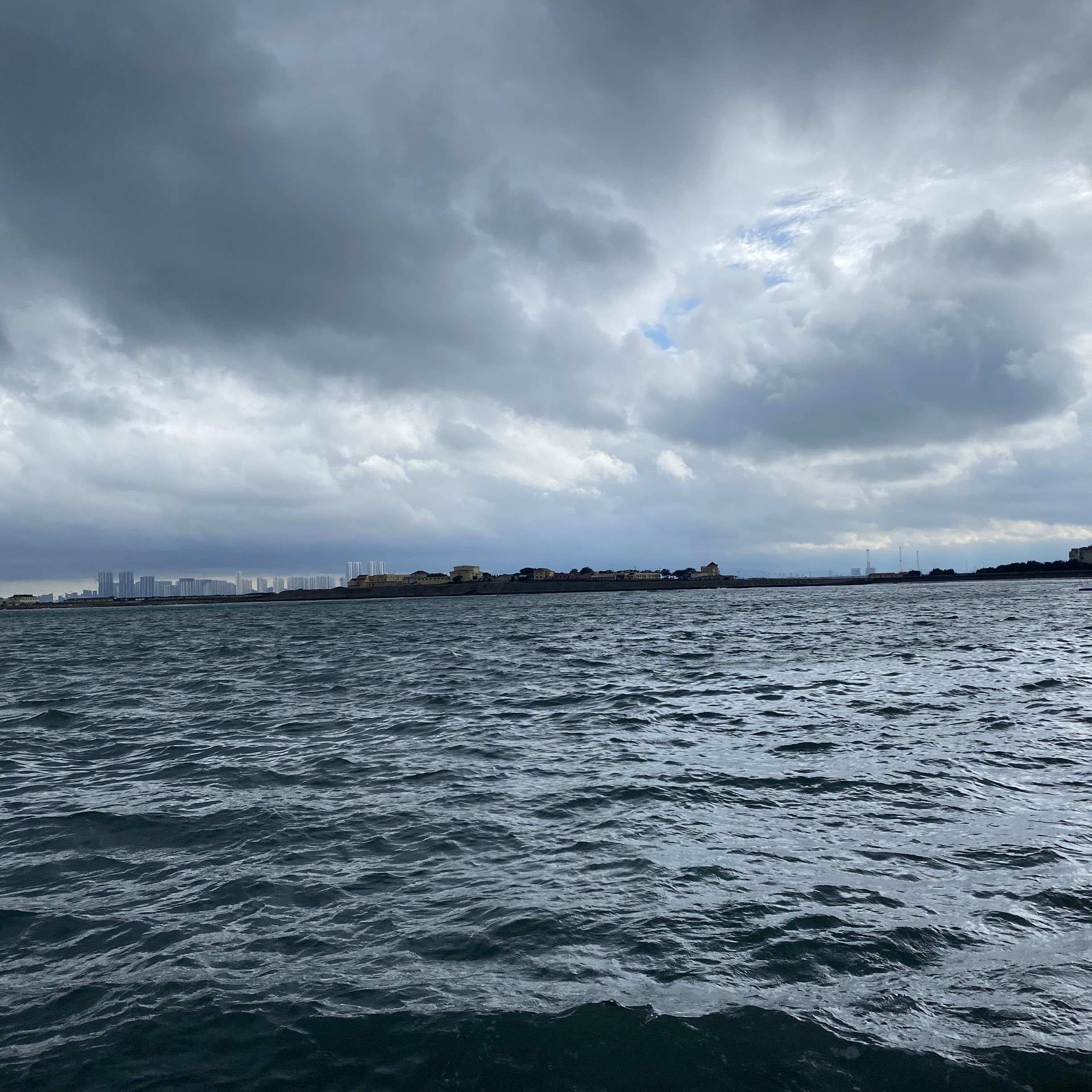 This is the beach in Qingdao. (Foggy version)